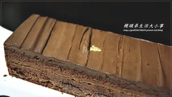【艾波索烘焙坊】７２％比利時巧克力黑金磚＆千層冰淇淋泡芙                
      