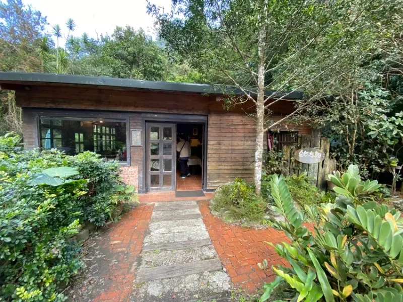 【新北三峽-自然步調內山咖啡】隱藏於台北山中的景觀餐廳（寵物友善餐廳）(可帶狗)(有停車場)