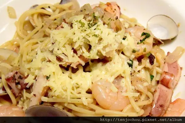 花花，甲飽沒【台北食記】N訪超人氣平價義大利麵 義麵坊CASA DELLA PASTA 東區聚餐美食推薦