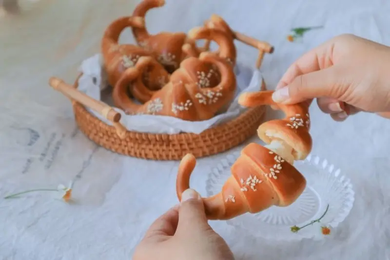 【三峽伴手禮推薦】三角湧黃金牛角：單純簡單的美好 /中秋禮盒