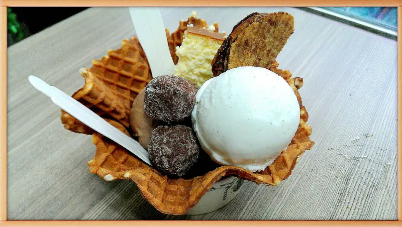 【台中】人氣眼科店～不接受預約～兼賣冰淇淋的〝 宮原眼科 〞