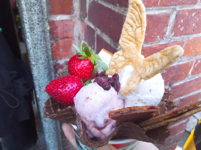 【台中市中區 / 冰品伴手禮 / 台中火車站】宮原眼科聖代配料豐富 推薦蝴蝶餅 起士蛋糕 荷蘭餅