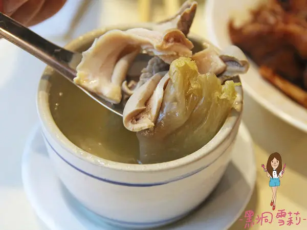 【食記】台中／中區「阿水獅豬腳大王」〃近台中火車站