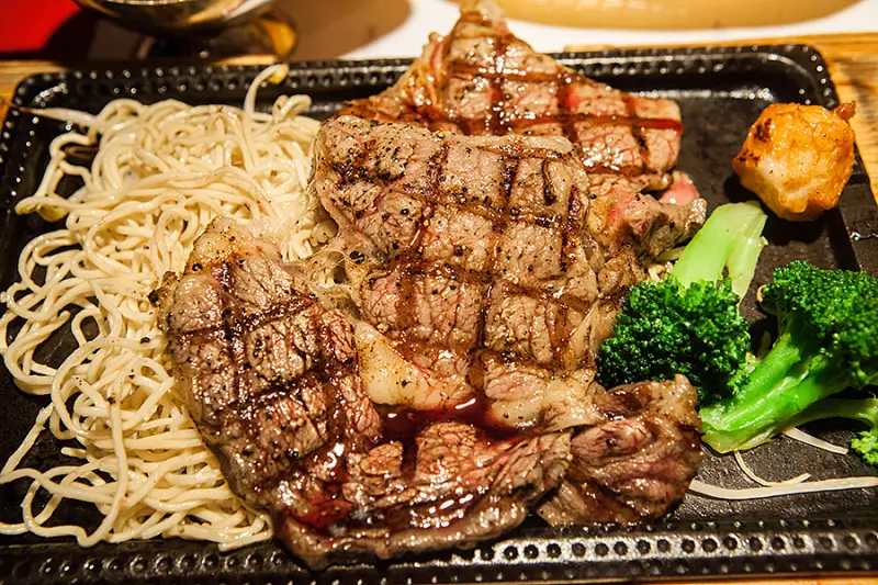 |食|台中南屯 裝潢華麗的平價牛排 赤鬼炙燒牛排 公益店