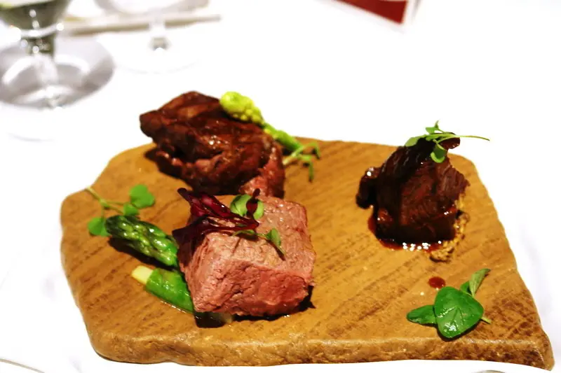 老饕牛排三重奏--你吃牛肉嗎?一定不能錯過--法月當代法式料理