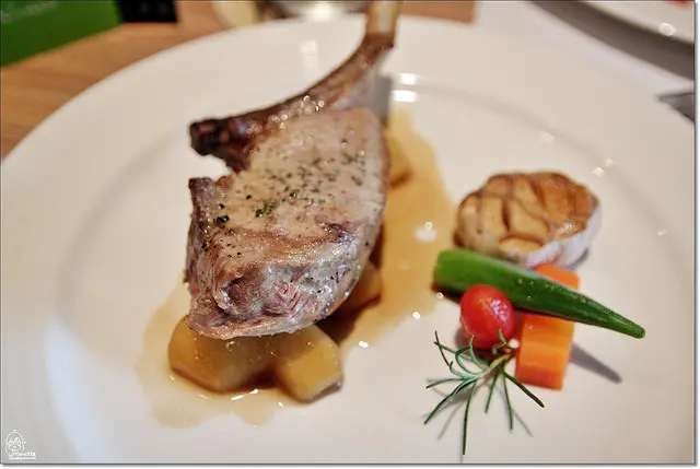 『台中南屯區』威尼斯歐法料理-低調奢華，隱身在住宅區內的巷弄平價歐法料理，西班牙伊比利豬八分熟粉嫩鮮甜多汁。