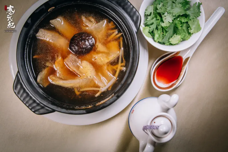 【中肯‧食記】鼎極魚翅‧捷運雙連站｜台北老牌魚翅餐廳‧超值魚翅套餐買一送一！