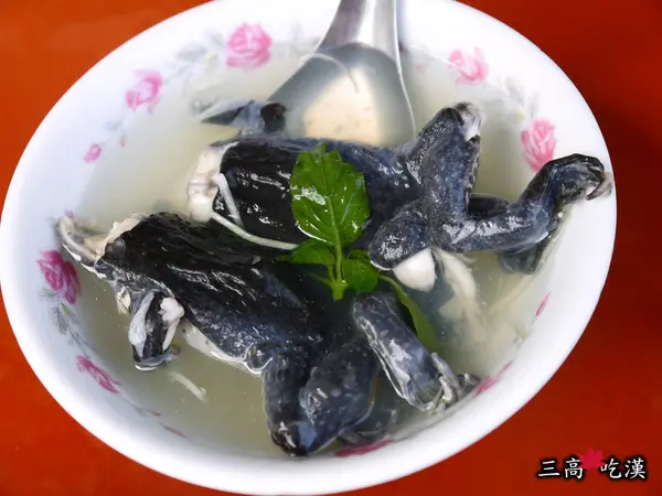 [嘓嘓食記] 北港圓環邊紅燒青蛙~我吃清湯的~