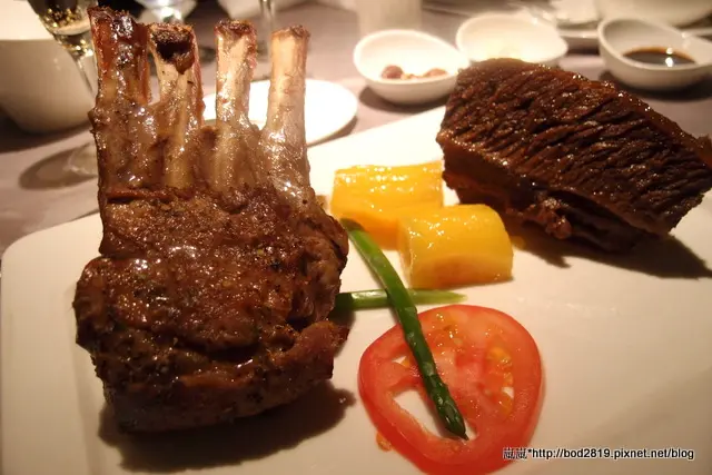 【台中西屯】王品牛排（台灣大道店）－必嚐的知名牛排餐廳，上乘服務、美味佳餚款待您（台中港路、花旗生日優惠）