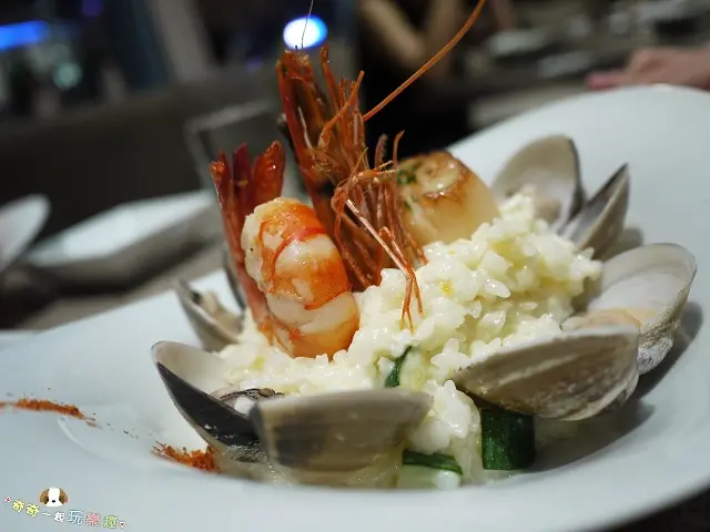 台北 信義誠品 Eslite Tea Room 遙望台北101的美麗夜景