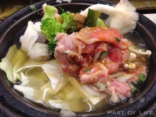 【食。鍋物】台中-九冠樓石頭小火鍋-平價好吃的30年老店