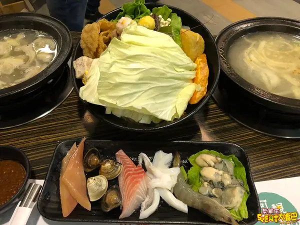 【阿二靚鍋菜單價位大公開】吃千百回也吃不膩的人氣火鍋～台中東興路必吃美食小吃餐廳推薦！招牌菜泡菜鍋、麻辣鍋、雪花牛鍋。