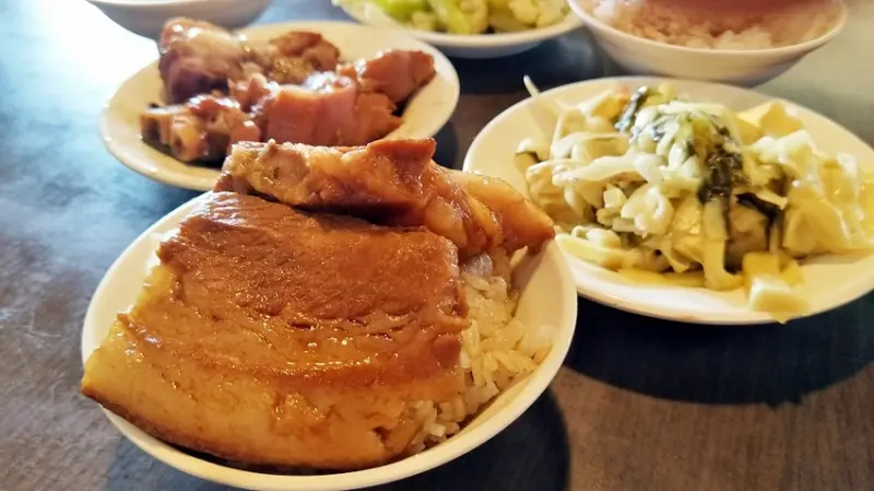 溪湖美食_溪湖阿讚豬腳爌肉飯│入口即化超人氣豬腳爌肉飯，許多人喜愛的美食~ - 愛伊特candy的分享樂園
