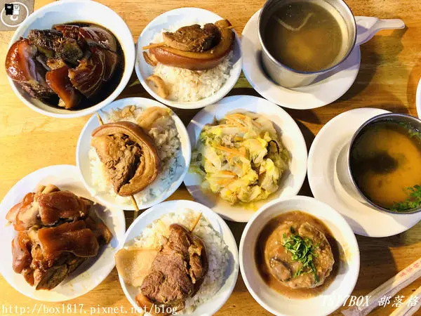 【彰化市】阿章爌肉飯筒仔米糕。超人氣晚餐＆宵夜。彰化縣政府旁排隊小吃