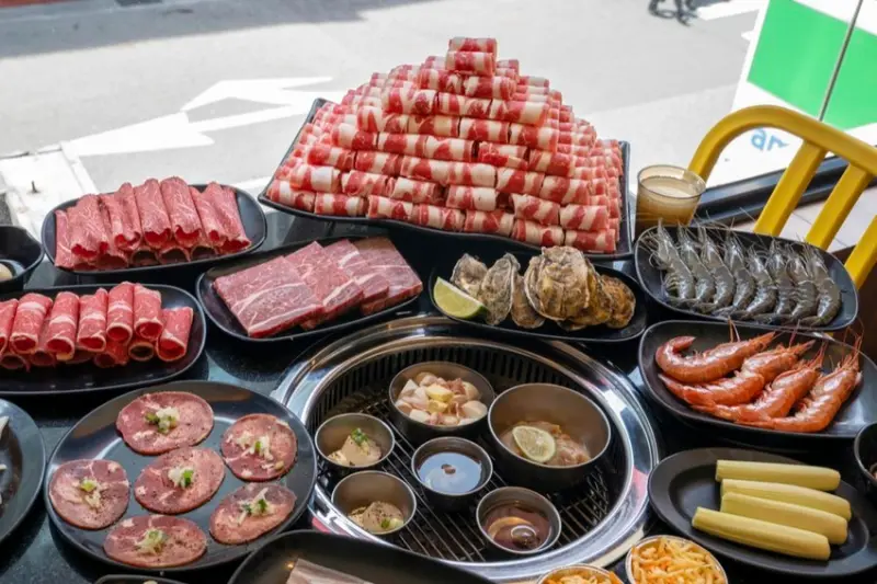 台北吃到飽推薦 熊一燒肉｜台北人的青春回憶，挑戰吃肉戰鬥力的高CP燒烤店 · 算命的說我很愛吃