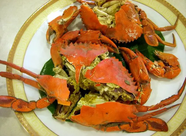 (美食~屏東 東港)東昇餐廳~大啖蟹黃飽滿的處女蟳