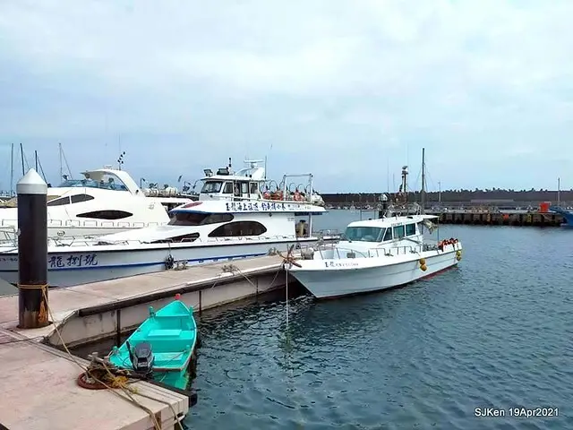 (基隆旅遊)「八斗子觀光漁港（前碧砂漁港）」--- 碧海重生，迎風破浪觀光去！