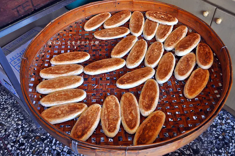 餅香引人垂涎，甜餡滋味迷人的彰化埔鹽特產：素食老兵牛舌餅