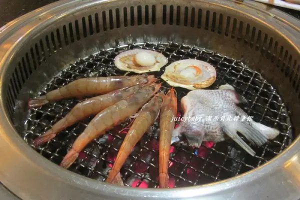 潔西麻的美食日記─【桃園楊梅】賀野日式無煙碳烤燒肉+鴛鴦火鍋吃到飽(已歇業)