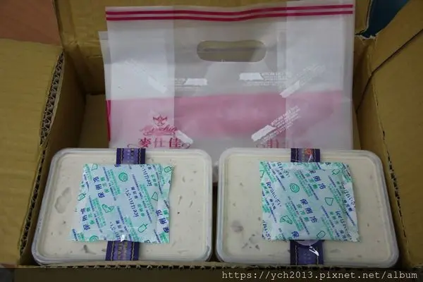 【麥仕佳】鮮芋奶酪蛋糕盒／使用新鮮大甲芋頭手工製作的芋泥蛋糕，搭配鮮奶酪與奶蓋餡更是香濃滑順