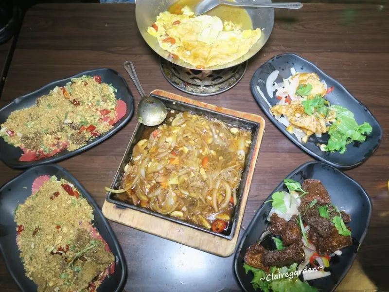 桃園 龜山 山寨99~你沒吃過的熱炒口味，大蒜控必來。第一次豬肝雞心體驗