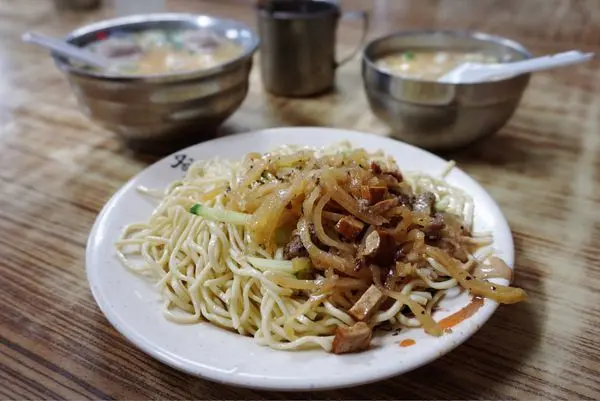 【台北美食推薦】福德涼麵 夏天涼麵宵夜首選 料多濃郁好喝味增湯 (中山區 小吃 宵夜)