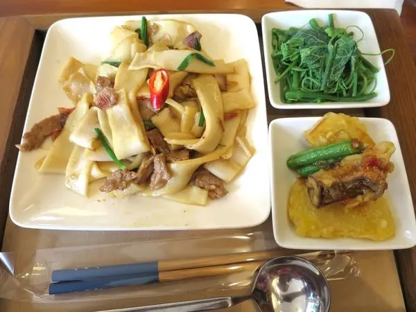 *苗栗三義*居鳩堂庭園茶屋，品嚐三義客家米食，筷子用完可帶走喔!