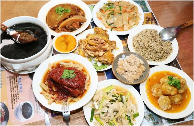 【苗栗‧三義】勝興客棧‧懷舊復古裝潢 道地客家料理 薑絲炒大腸、炒粄條不可錯過甜點五花酥炸