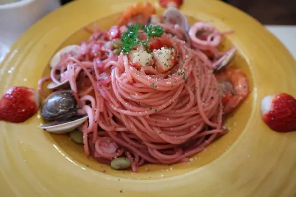 。苗栗食記。花間集輕食小館。就是要草莓草莓草莓