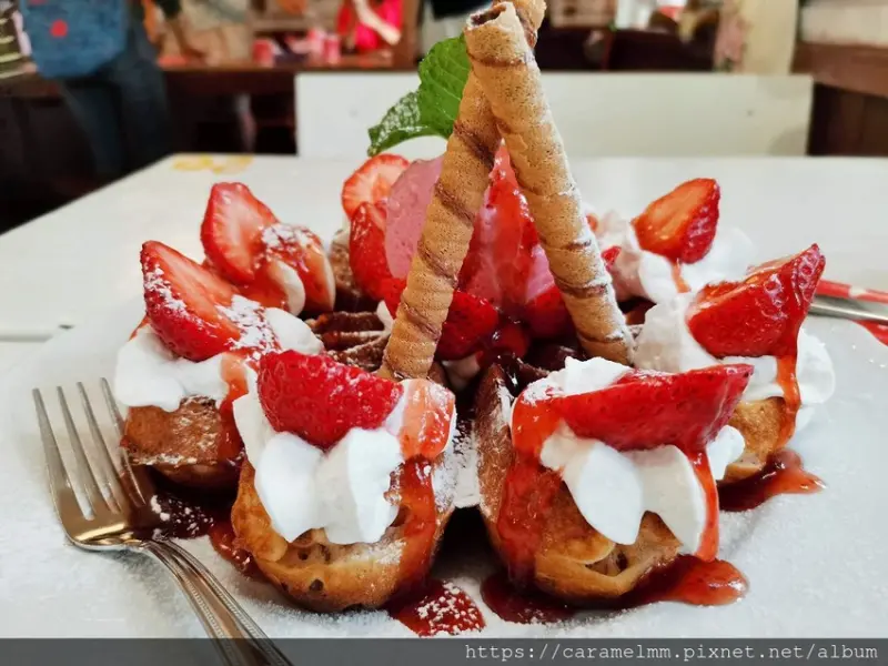 【苗栗大湖】花間集 美式鄉村風 草莓牛奶雪花冰 草莓公主冰淇淋鬆餅 大湖餐廳 大湖下午茶 大湖美食推薦 近草莓文化館