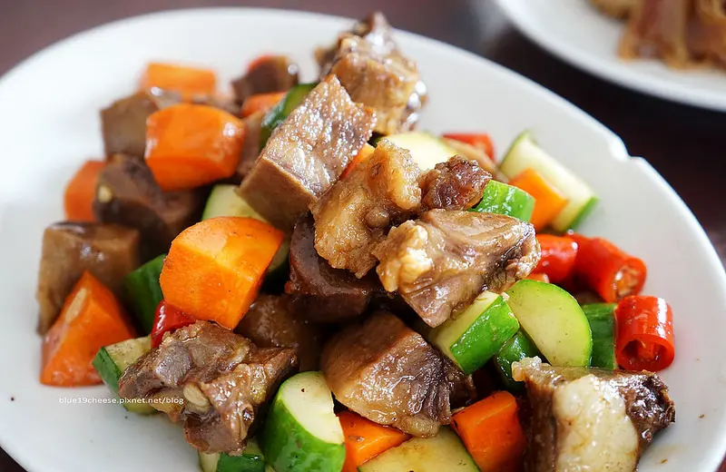 【苗栗公館】公館牛肚大王 - 50年在地老店.牛雜湯.綜合牛肉冷盤必點.愛吃全牛料理的來這裡就對了.食尚玩家推薦.公館國小對面