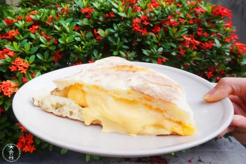 [食記♥大安站]窩著-不限時、有插座，傳統大餅與最潮起士衝突結合卻意外好吃！