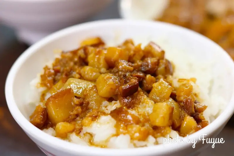 |台北萬華‧小吃| 24小時不打烊不怕半夜肚子餓《阿鴻知高飯》宵夜美食.捷運龍山寺站 (附菜單)