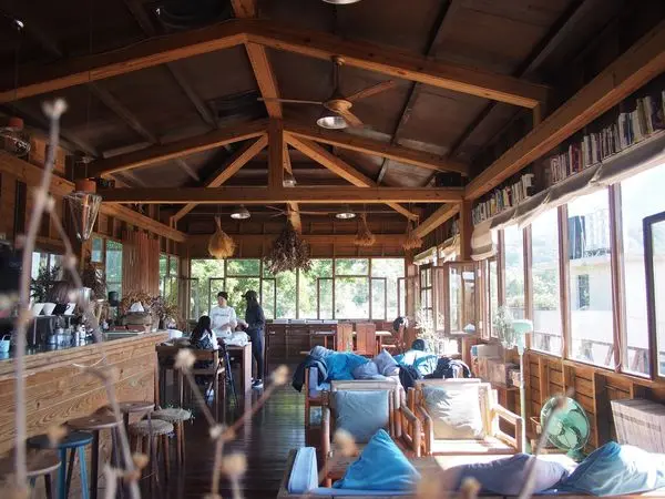 【台北咖啡廳｜淡水區】石牆仔內自家烘焙咖啡廳 :) 來去靜謐山上假文青一波