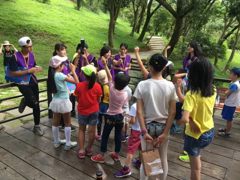 家扶五花八門秀創「藝」 諸佛菩薩也同樂 緣道觀音廟邀請家扶體驗藝術夏令營