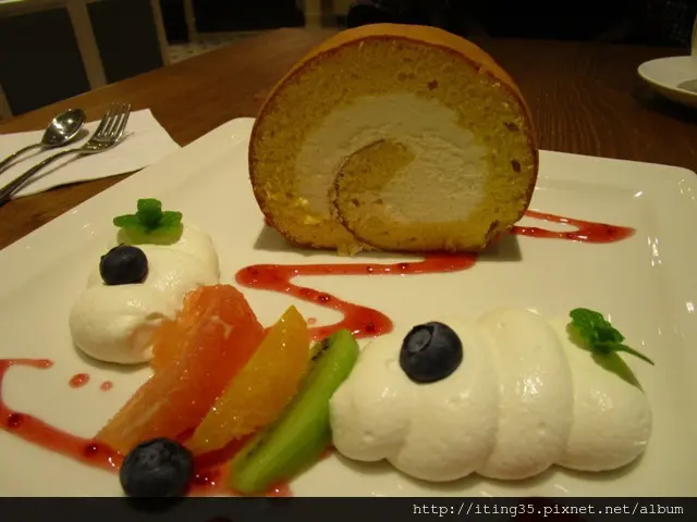 【中山站】來自日本的人氣甜點生乳卷~MONTEUR Cafe 夢甜屋