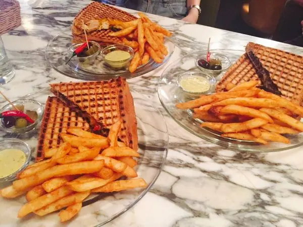 捷運忠孝復興站✿吐司利亞TOASTERiA Cafe✿台北烤起司之家! 好好吃的帕尼尼 起司跟肉給的私毫不手軟