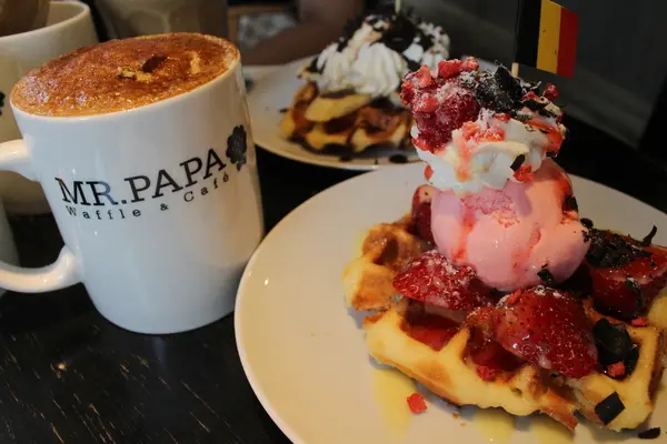 台北/信義【瘋冰淇淋~鬆餅店也淪陷了!!!】MR.PAPA WAFFLE&CAFE比利時鬆餅專賣店/永春店