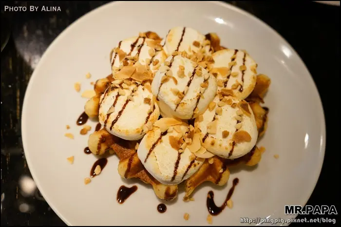 [ 食記 ] 台北 永春捷運站 MR.PAPA Waffle Cafe - 新口味 棉花糖鬆餅 吃雲吧!
