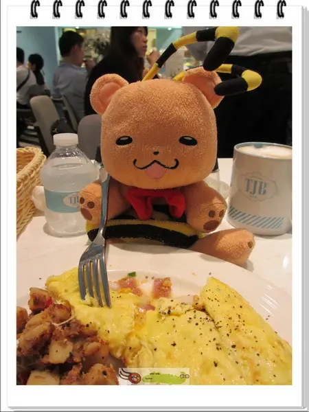 食記東區輕食甜點店「TJB Cafe（The Jeans Bar Cafe）」的加州風蛋捲！