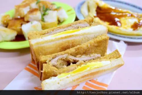 花花，甲飽沒【台中食記】謝氏早點豆花專賣店 食尚玩家推薦50年老店！肉蛋土司總共有三層啊！