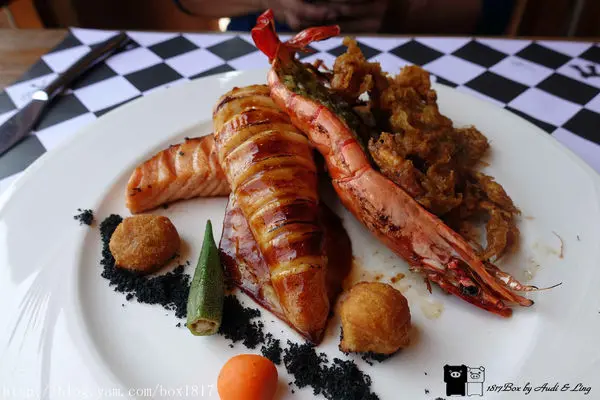 【苗栗。大湖】天空之城。天堂古堡。鳥v.s人。走入童話風的古堡建築。餐點分享篇。大湖景點。鯉魚潭景點。ＩＧ熱門打卡景點。外拍景點