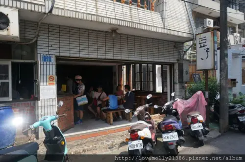 (美食)台中 一試成主顧!夏天就是要衝東海商圈來一碗!::豆子冰店::