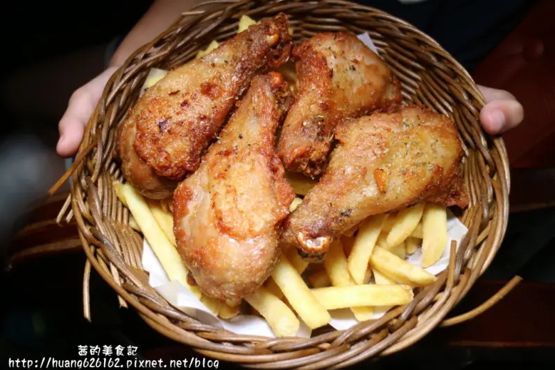 【新北三重區】  三重義式料理吃到飽『老街義式廚房』義大利麵/披薩/炸雞/天台廣場/不收服務費/捷運台北橋站