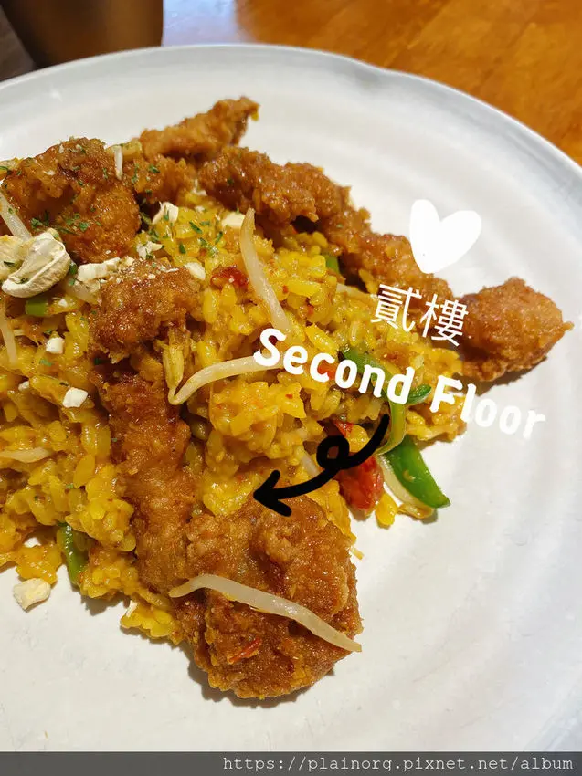 台北車站x餐廳【貳樓餐廳】微風台北車站2樓/ 北車上班族商業午餐/ 寵物友善餐廳/ 南洋辛香炸雞柳飯