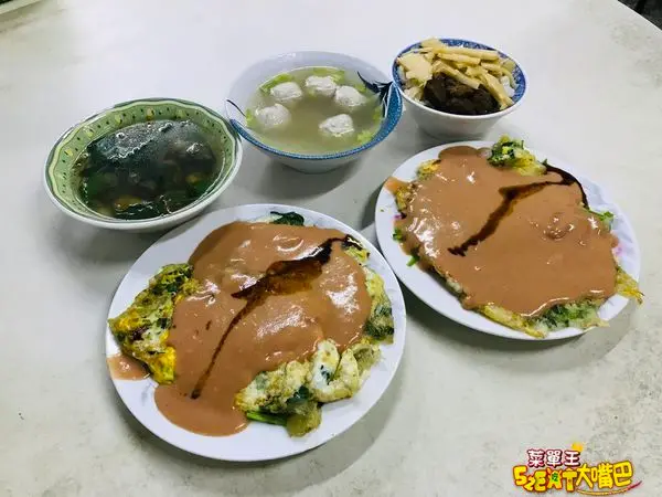 台中豐原美食蚵仔煎》正兆蚵仔煎菜單價位大公開！獨門花生醬料超大份量的蚵仔煎～豐原廟東夜市必吃美食小吃餐廳推薦。