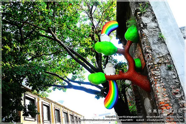 【高雄】鹽埕區。駁二藝術特區《期間限定藍色雨滴》與 大義倉庫區隨拍        
      