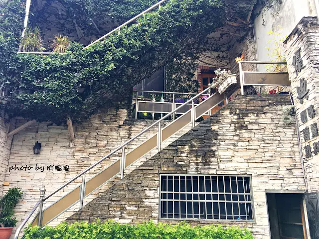 【台中 沙鹿】優典 coffee show ⊕咖啡、簡餐、飲料一次通通搞定，主廚商業特餐有雙主餐，CP值大爆炸，還有吃了會內牛滿面的總匯吐司，海線老字號簡餐店，充滿濃濃的神祕感~
