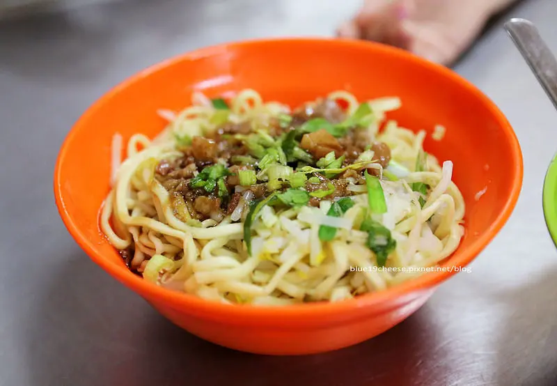 【台中沙鹿小吃】沙鹿 肉圓福 - 回鄉在地人必吃小吃.料就是多.肉圓乾麵就是好吃.我希望老闆不要退休....