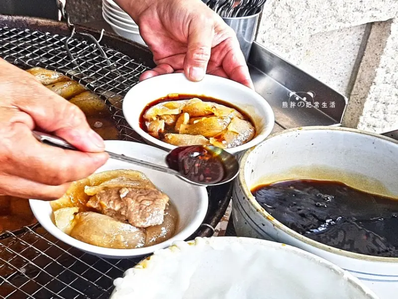 【台中豐原】豐榮肉丸豐東店│在地人氣美味銅板小吃│皮Q肉香搭配獨有醬料......